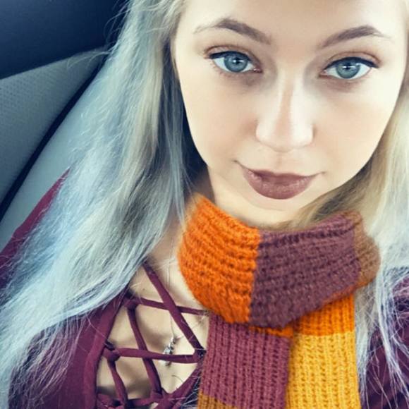 Meet your Posher, Tina - Picture 1 of 1